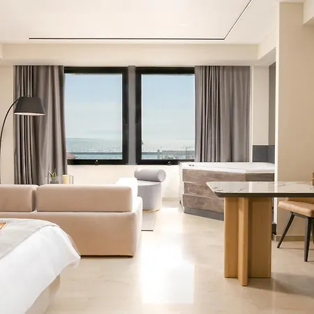 Sea & The Apartment *