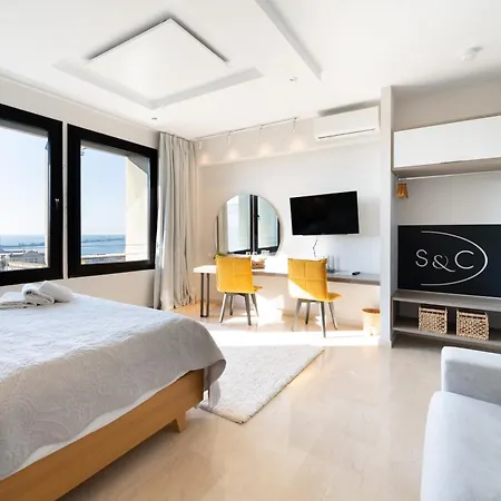 Apartment Sea & The *