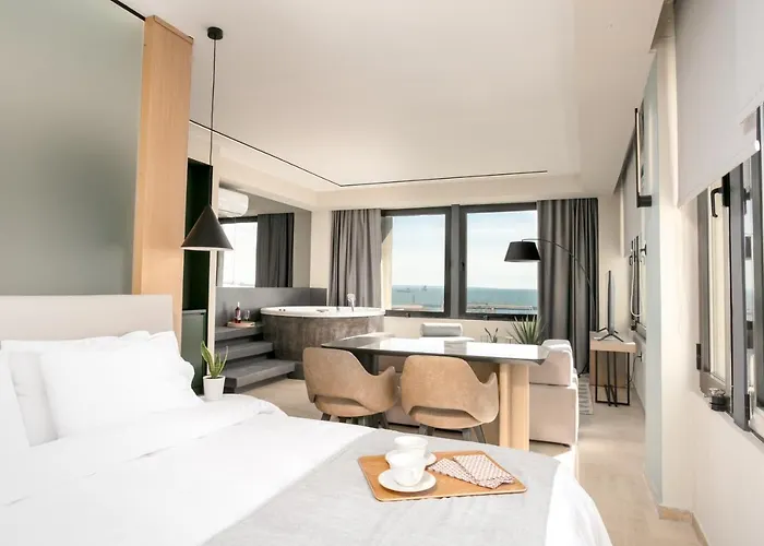 Sea & The * סלוניקי