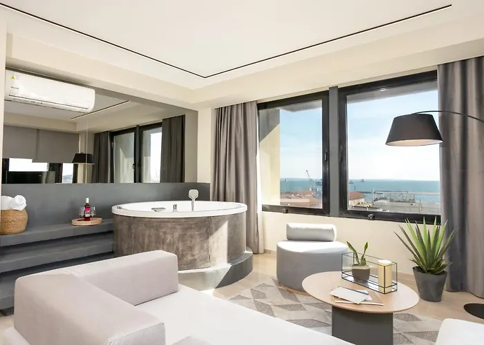 Sea & The * סלוניקי