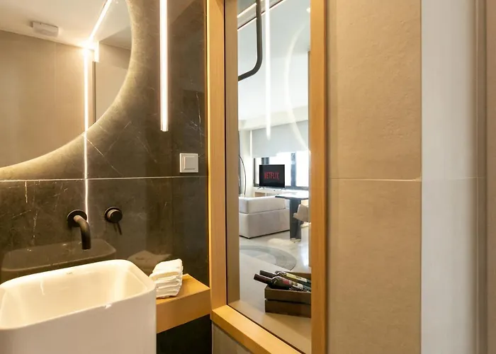 Sea & The סלוניקי