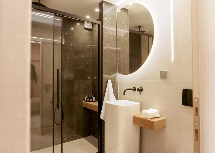 Sea & The סלוניקי